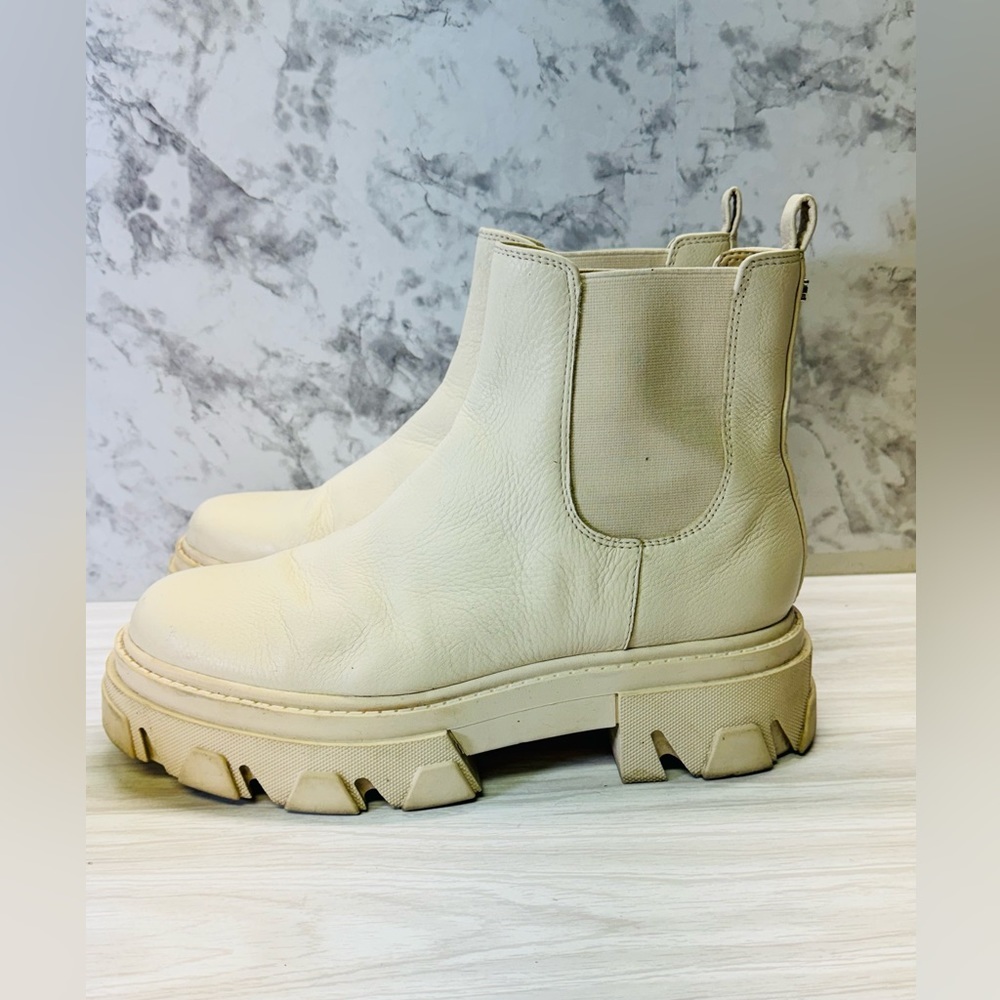 Sam Edelman Womens Daelyn Chelsea Boot Ivory Size 10